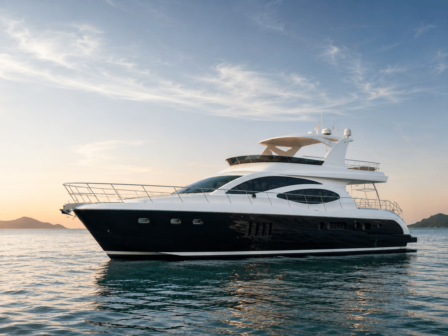 66 Ft Luxury Yacht
