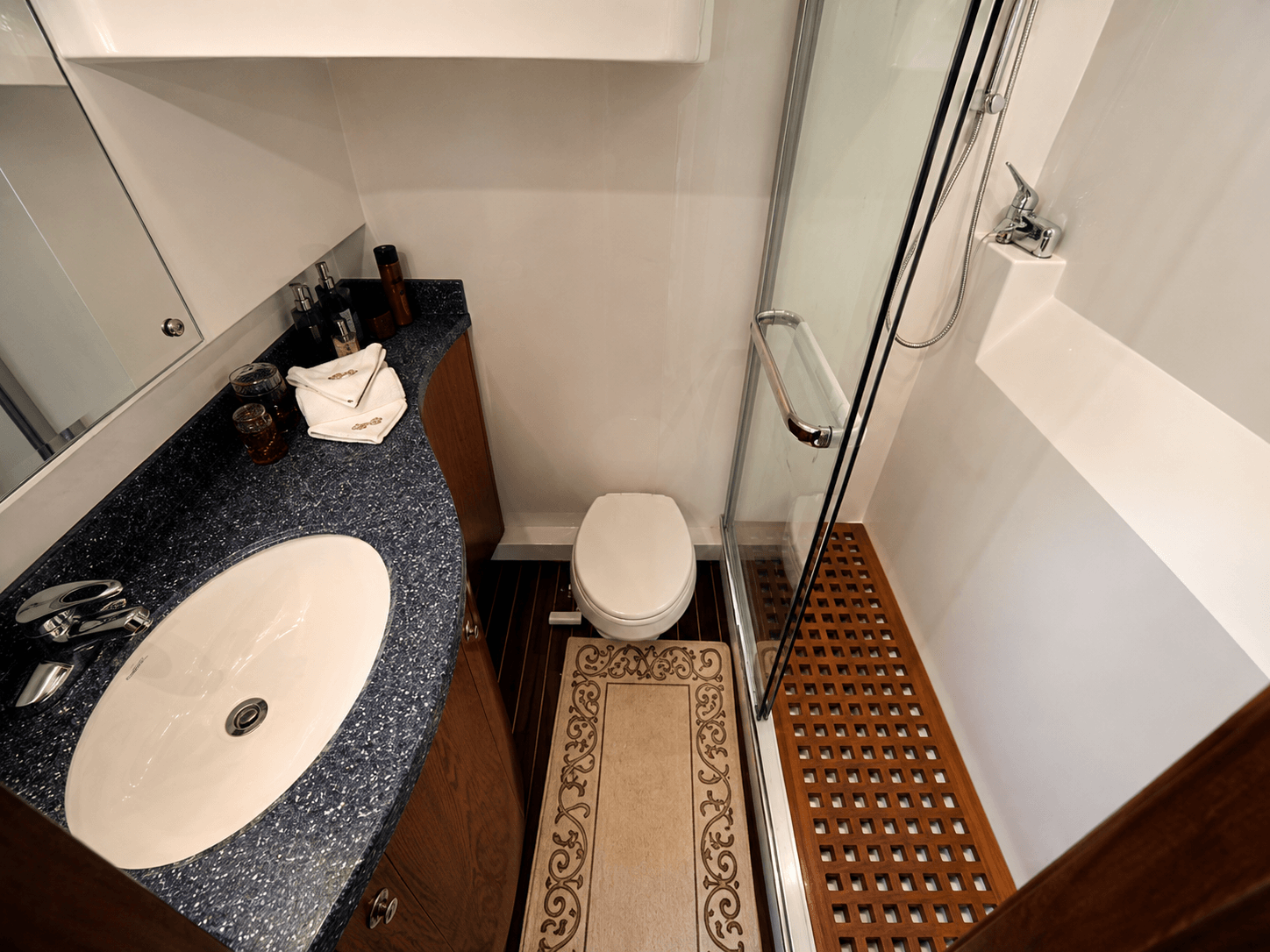 Bathroom & Shower