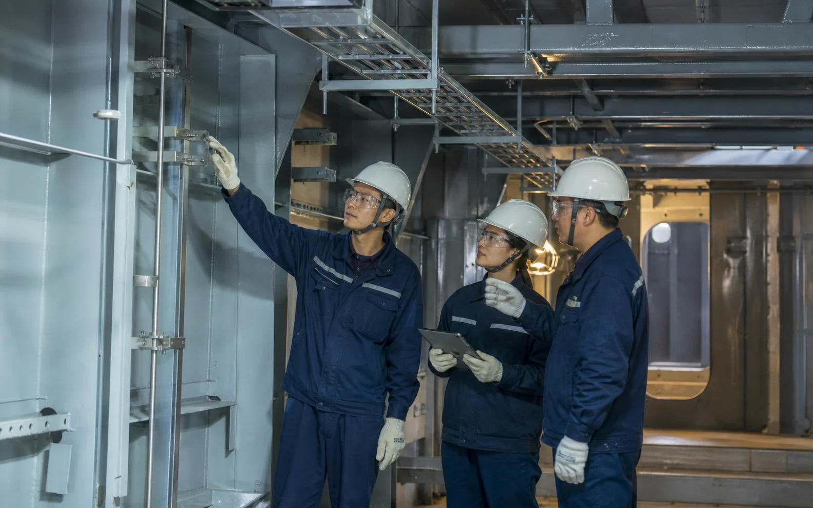 Illustrative joint inspection during vessel construction
